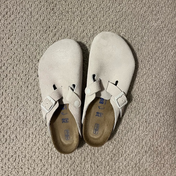 Birkenstock boston clogs- size 7-7.5. ‘Antique white’ suede leather - Picture 2 of 3